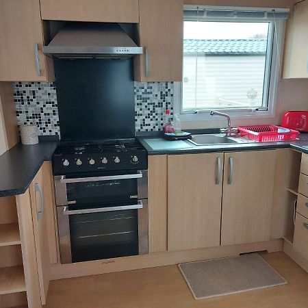 6 Berth Pet Friendly Caravan On Sandy Glade Berrow Екстер'єр фото