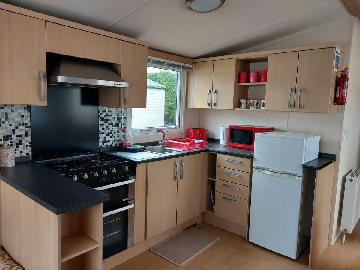 6 Berth Pet Friendly Caravan On Sandy Glade Berrow Екстер'єр фото